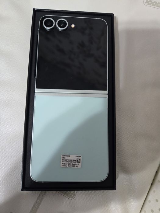 Samsung Galaxy Z Flip6 КАТО НОВ