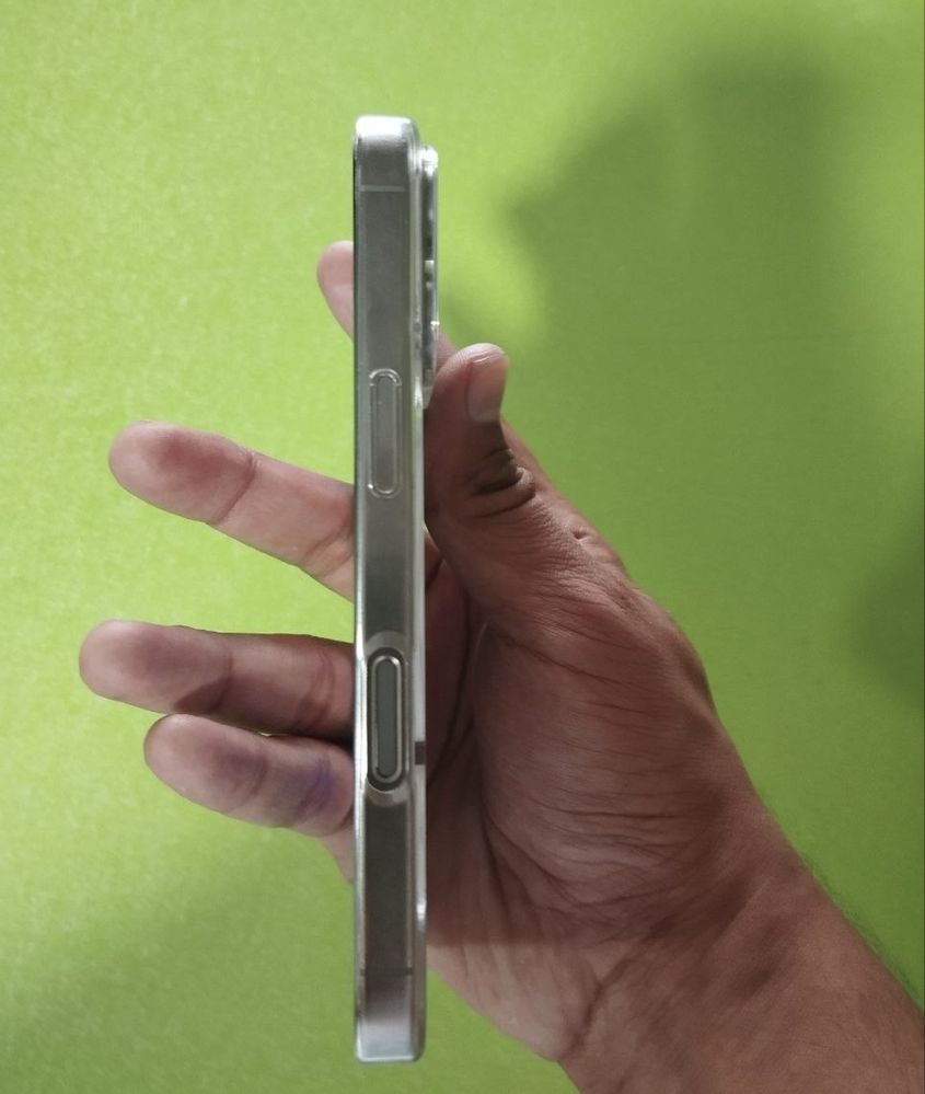 Iphone 16 pro Srochna sotiladi