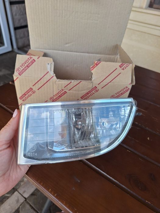 Продам подфарник на Тойоту Прадо 120