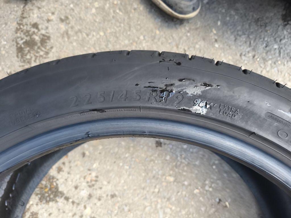 225/45/19" 4бр Dunlop sport maxx rt2,dot3623,7mm