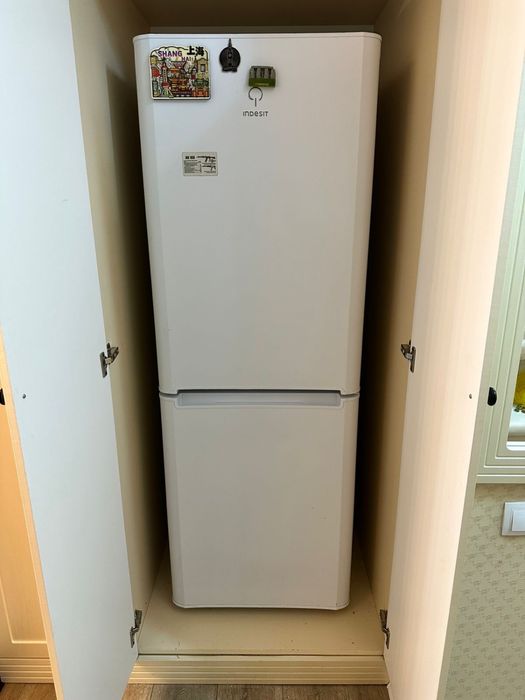 Продам холодильник