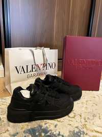 Sneakers Valentino 42