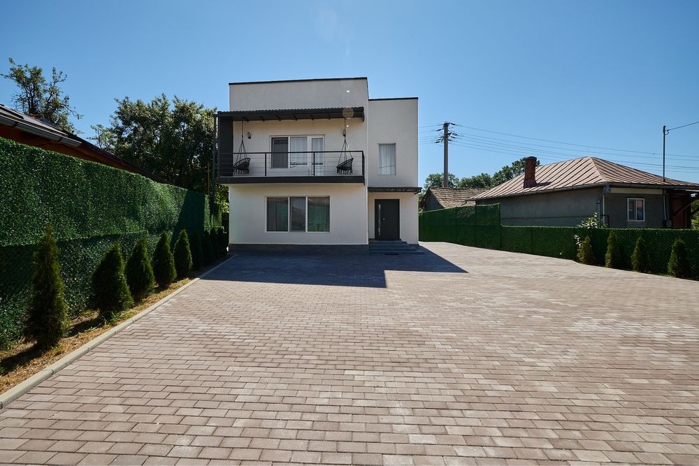 Casa noua (2025)+Teren 600 m2 .Comarnic langa Sinaia), cartier Poiana.