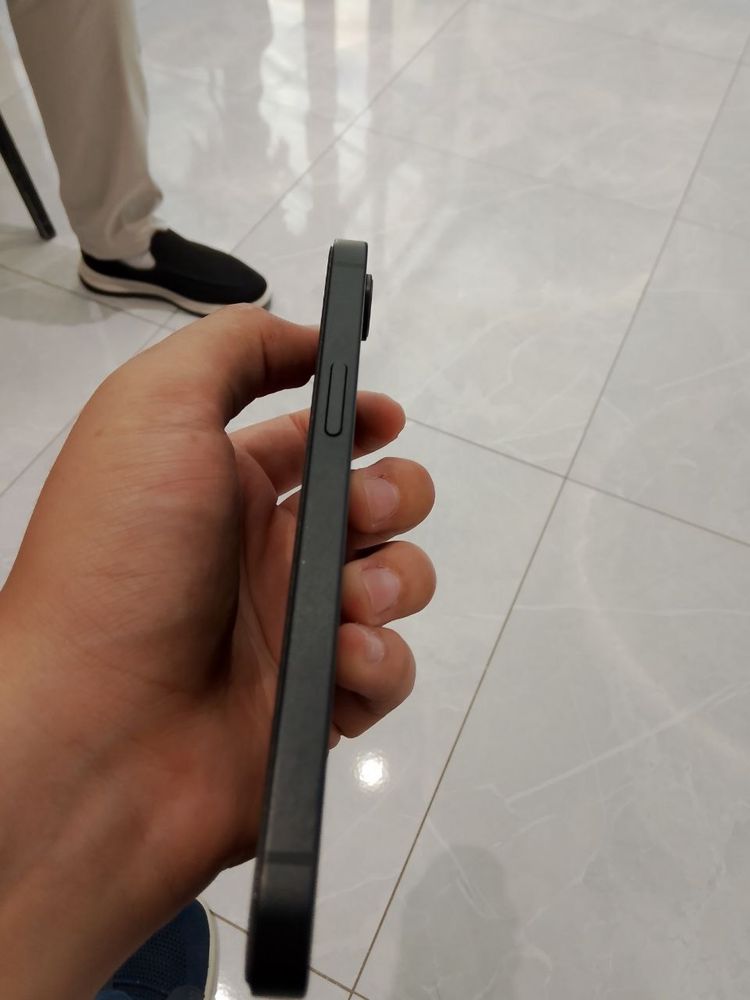 Iphone 16 E идеал !