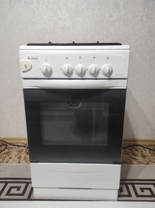 Продам газовую плиту, 4 конфорки, в рабочем состоянии 30000т