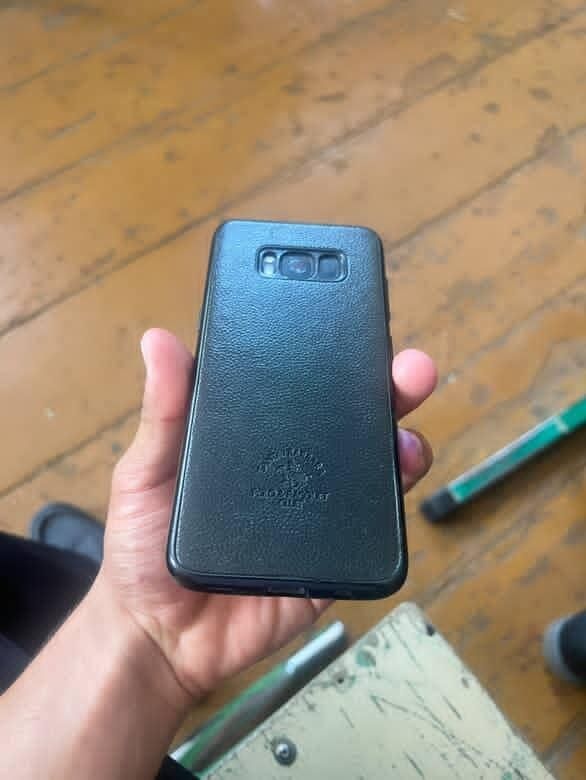S8 sotiladi  holayi yaxshi