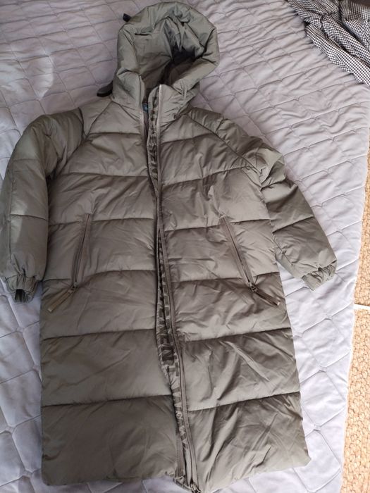 Продам куртку новую зимнюю befree