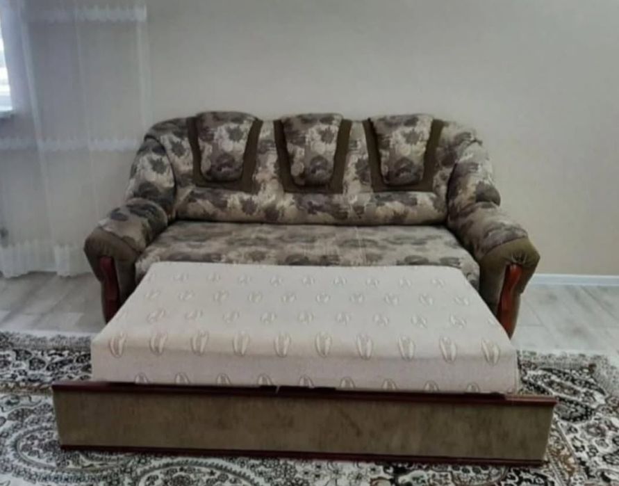 Дивандар сатылады.