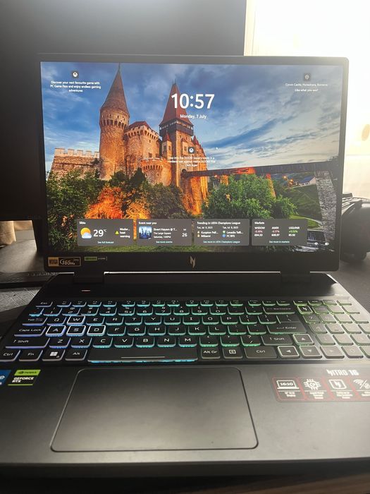 leptop acer nitro AN16-51