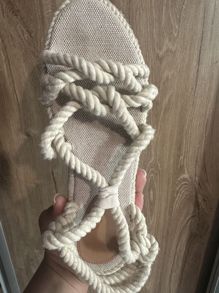 Сандали с връзки H&M