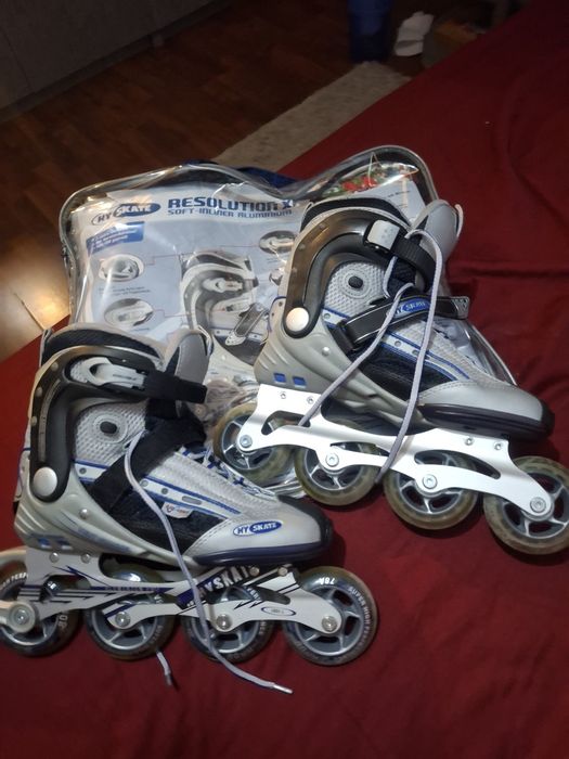 Vând role noi Hy Skate