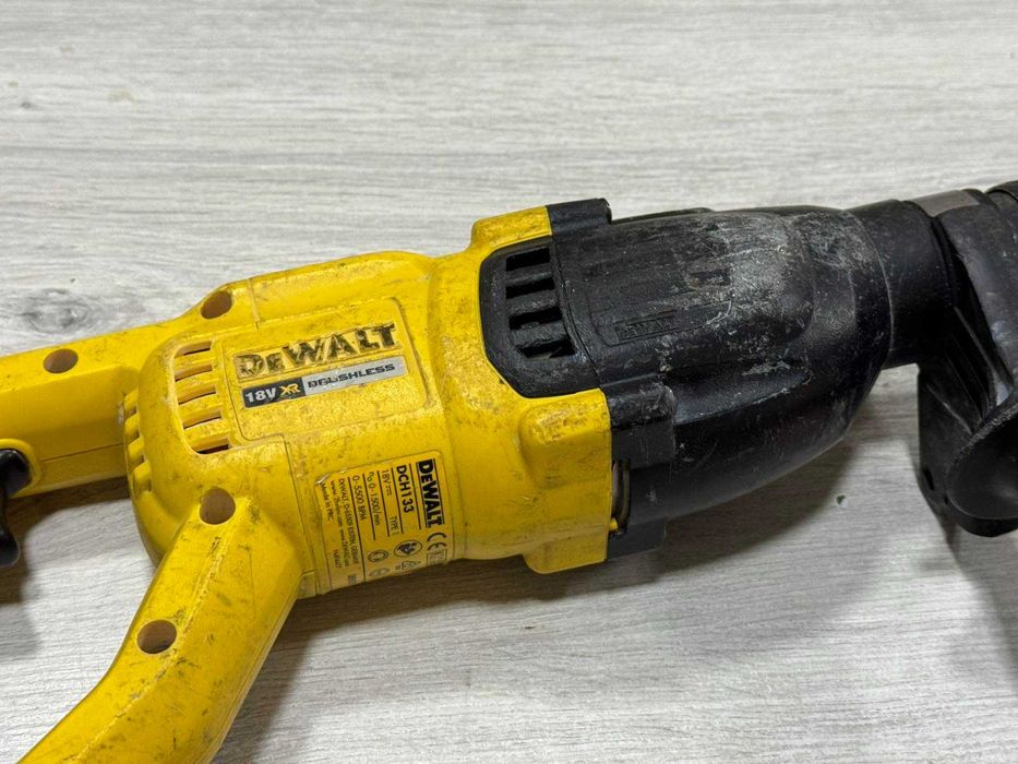 Акумулаторен перфоратор DEWALT DCH133 / без батерия и зарядно