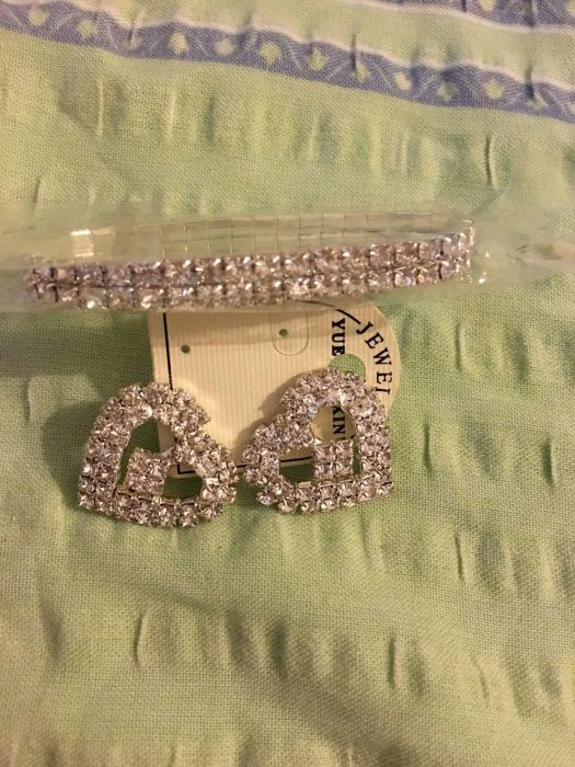 Чисто нов комплект обици и гривна