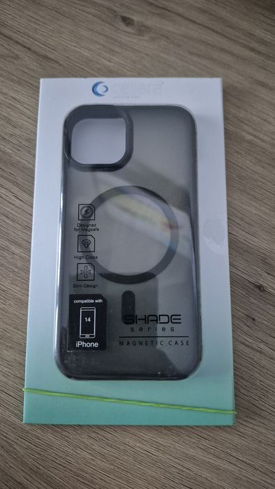 Huse iphone 14 noi si impecabile.