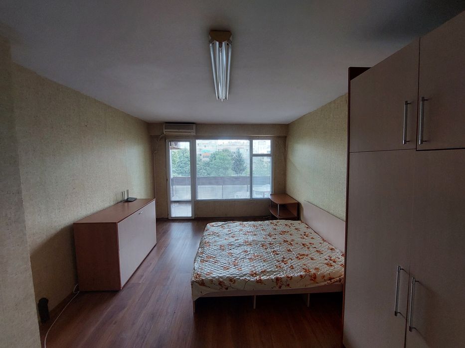 Дава се под наем Двустаен апартамент в Русе, Център - 70 кв.м за 229.5 € - Снимка #3