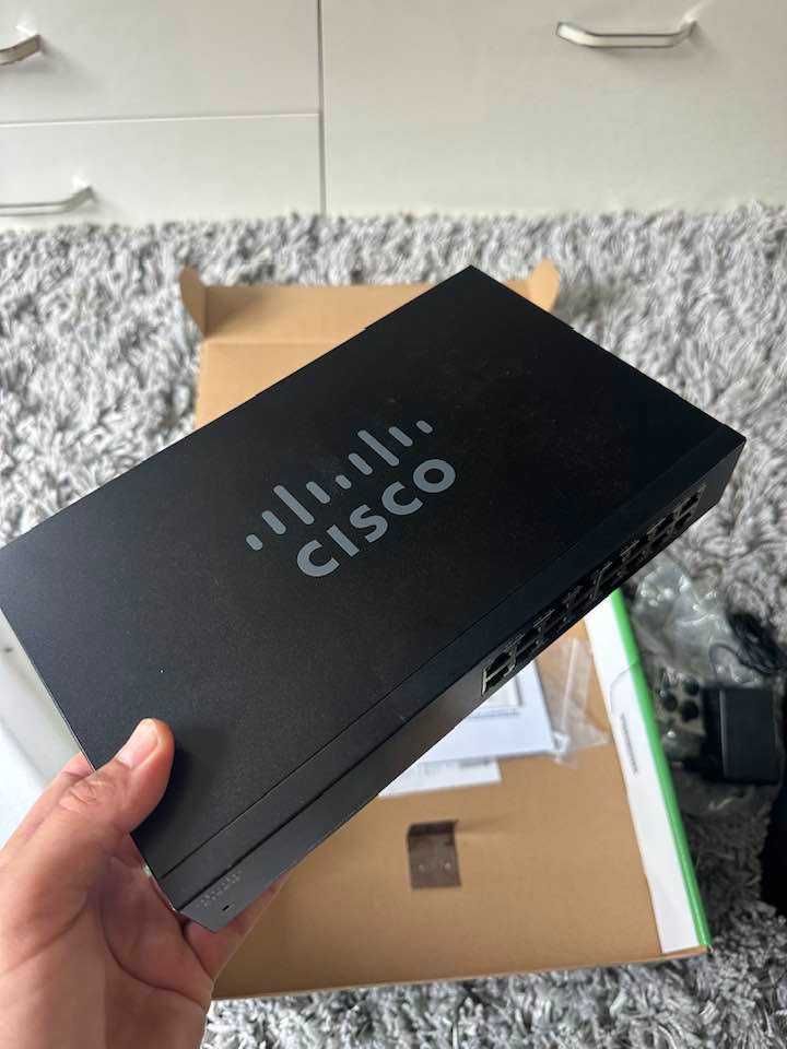 суич cisco sf110-16 16 port switch сплитер за интернет