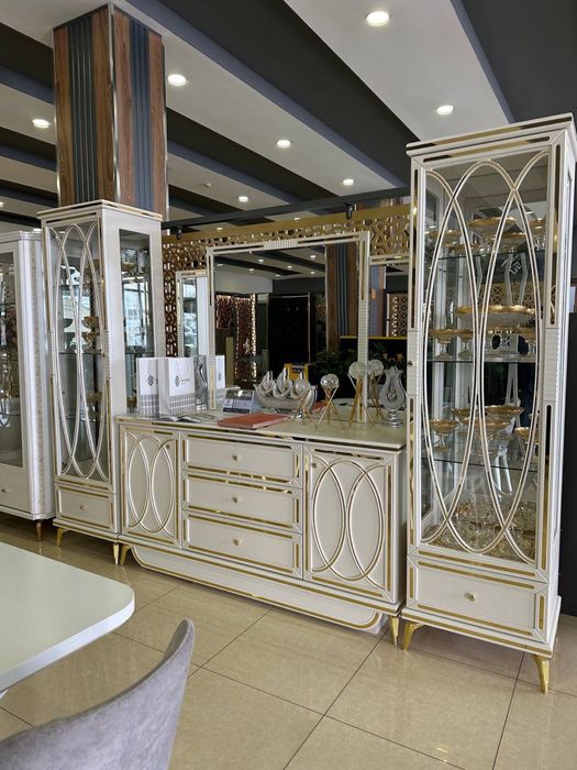 KOMPLEKT stol+ stul+penal+ komod