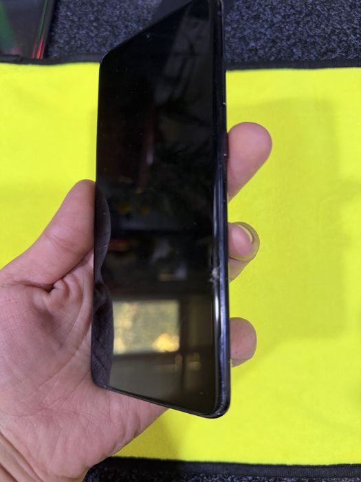 samaung s20 ultra 12.256g holatini oqip tel qlila