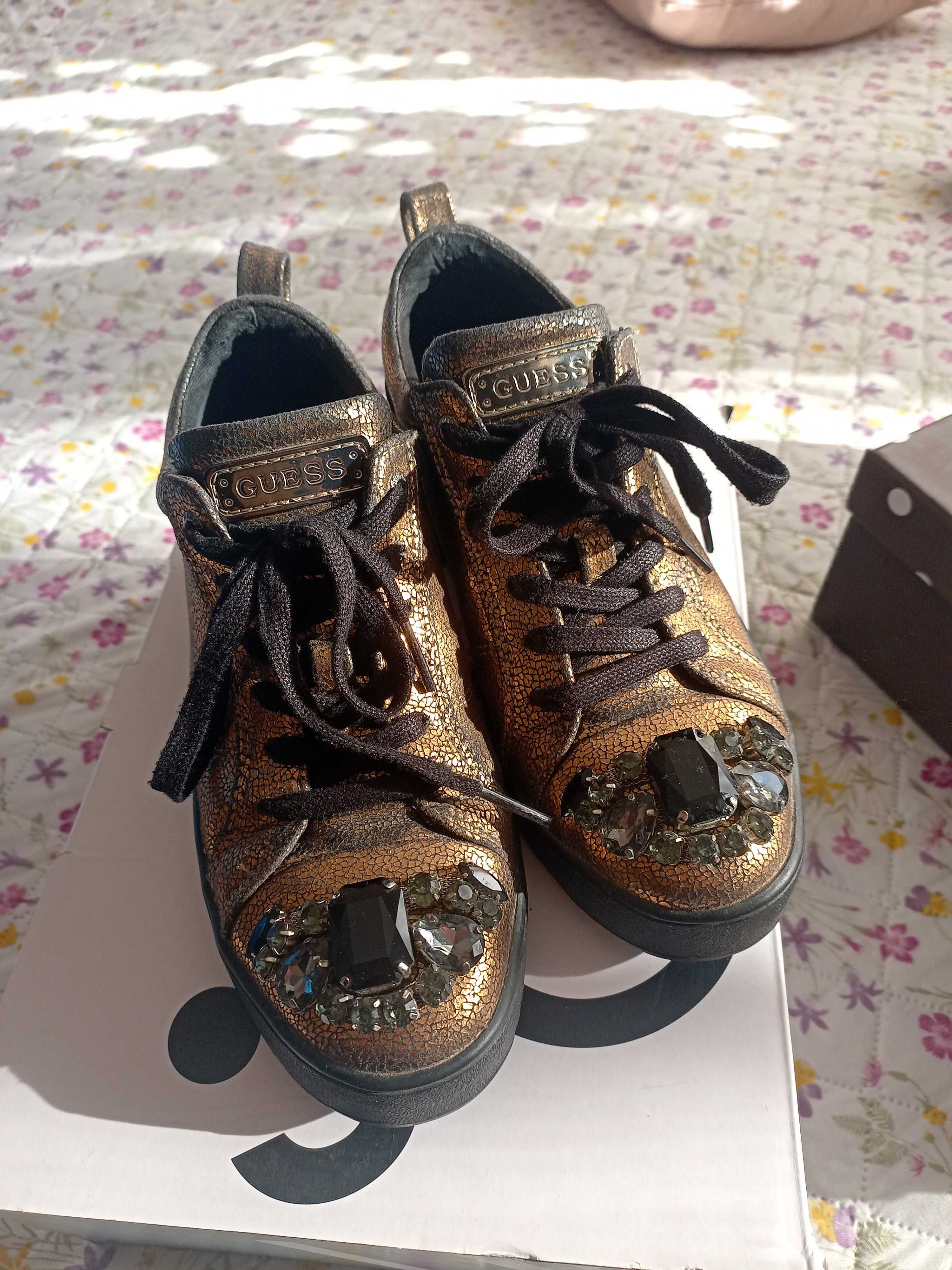 Дамски обувки GUESS