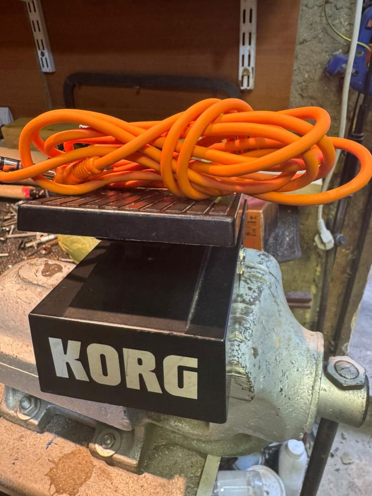 Волюм педал Korg EXP-2