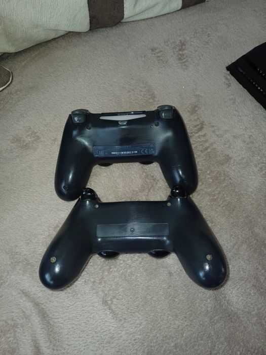 PlayStation 4 PRO + 2 manete + jocuri