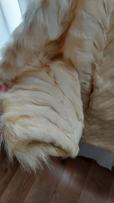 Vând haină blană naturală