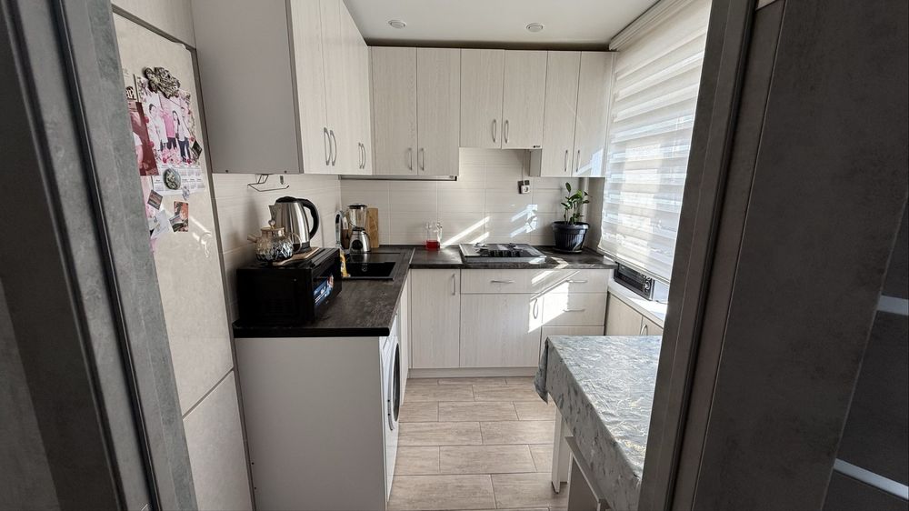 2-х ком район Детский Мир 3/5 этаж с мебелью и техникой