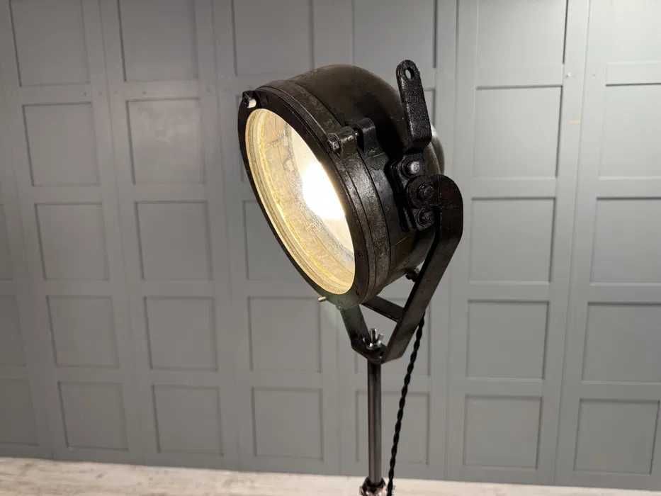 Лампион в индустриален стил - фар от танк Р398-Д