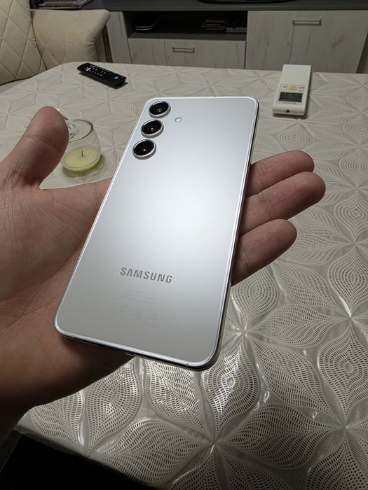 Смартфон Samsung Galaxy S24 8/128GB