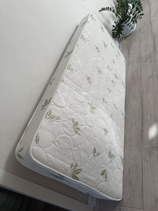 Продам матрас 90*200