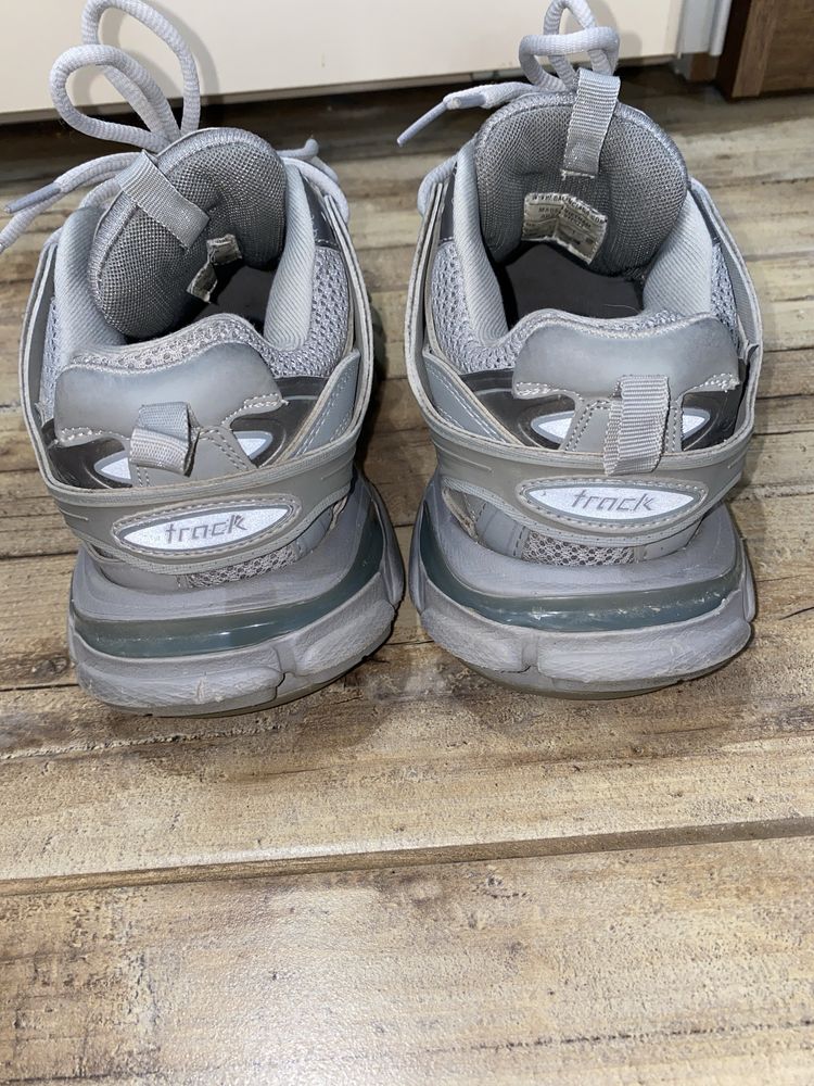Balenciaga track 38