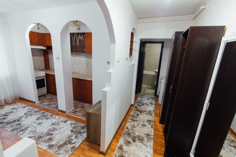 Inchiriez apartament