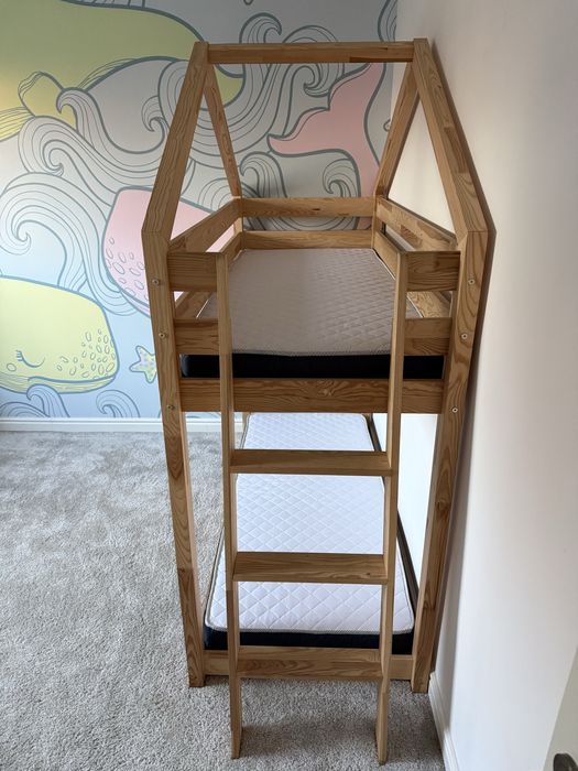 Pat supraetajat din lemn pentru copii