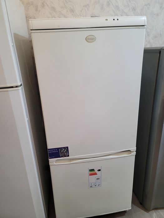 Холодильник  "Snaige" сотилади.