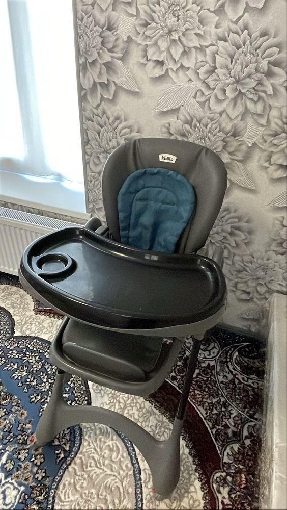 Xolati yangidek detskiy stol sotiladi