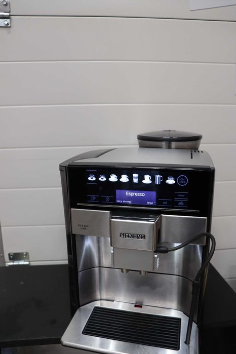 SIEMENS EQ.6 s700 Напълно автоматична кафемашина, 1.7L 2чаши, 1500 W