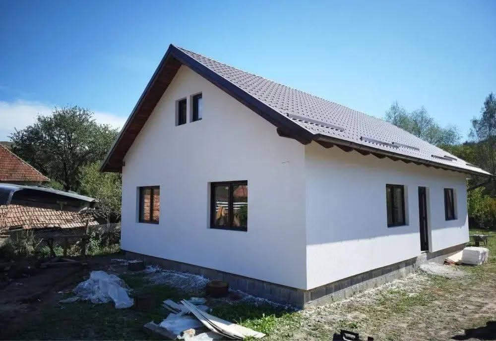 Casa, garaje auto, containere pe structura metalica si panou sandwich