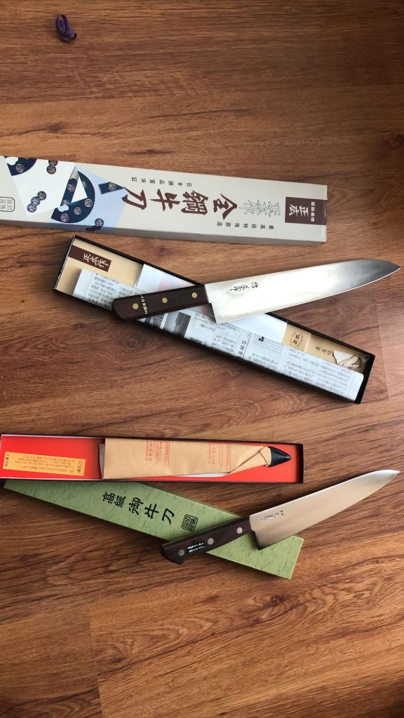 Vând cuțite japoneze profesionale