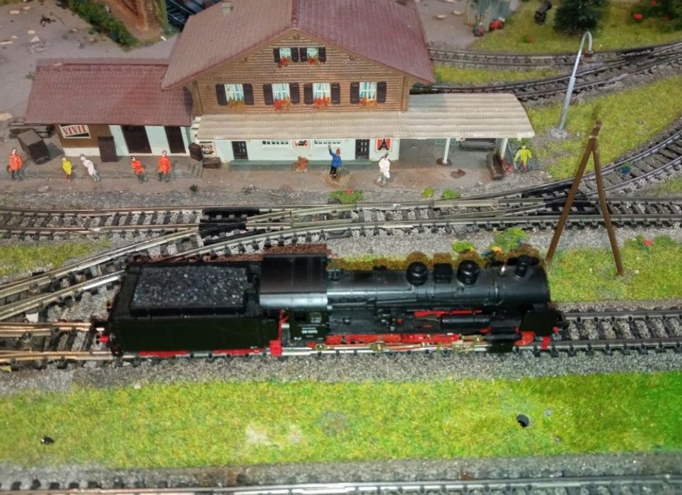 Arnold BR 38 scara N, 9mm
Locomotiva este dotată cu decodor digital
Lu