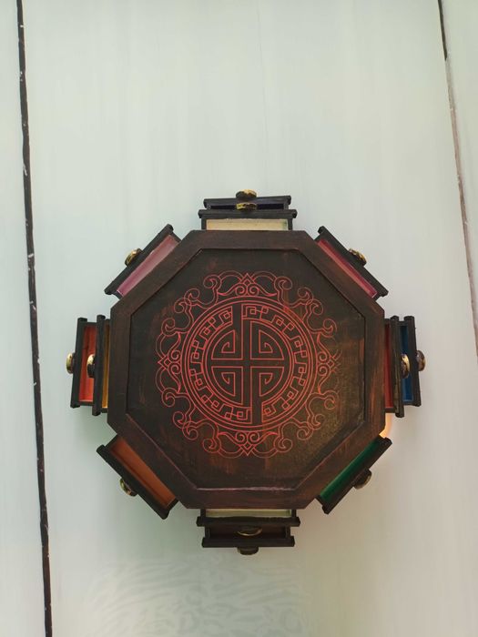 Дървена кутия за чудотворци на майстор Фу