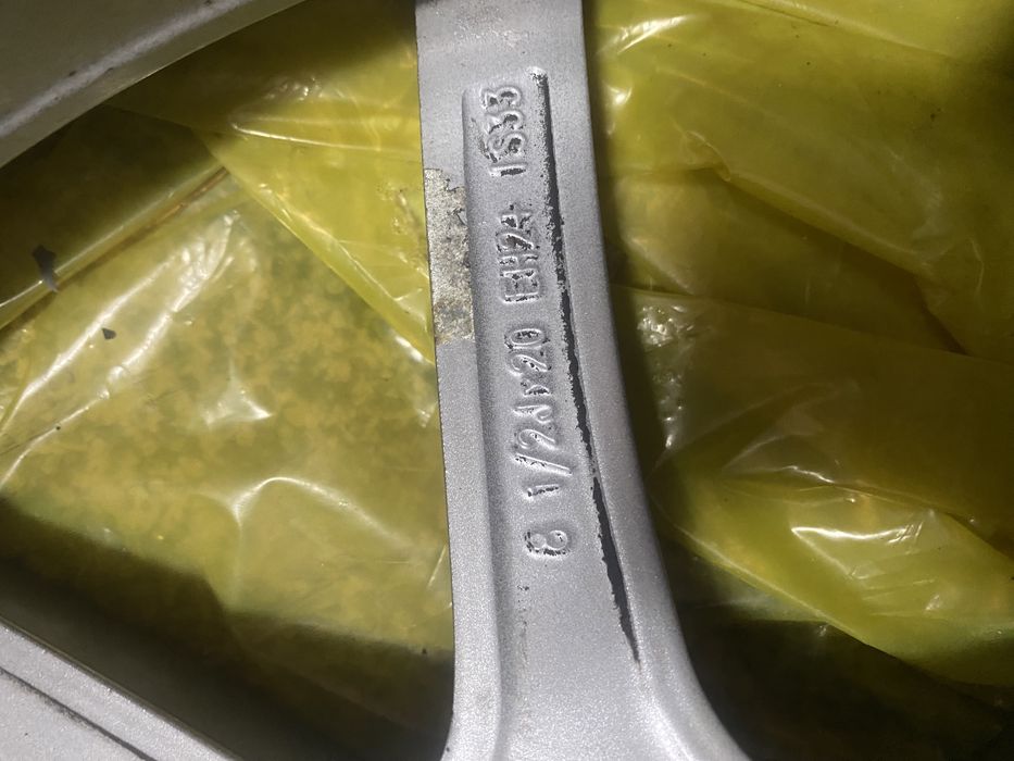 Vând 1 bucata janta BMW R 20