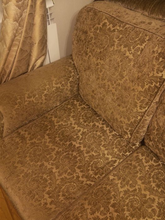 Срочно продаю диваны.Три винтажных дивана