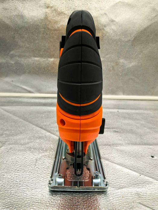 Fierastrau pendular Haina 25V cu 2 acumulatori 349 lei