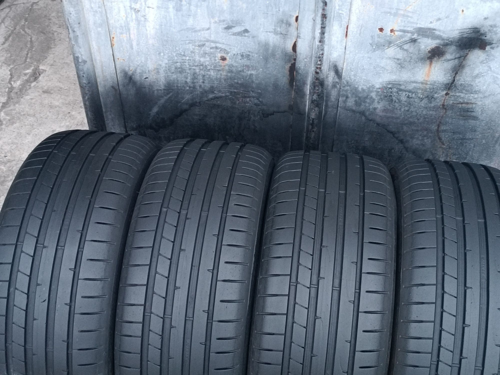 225/45/17 Dunlop