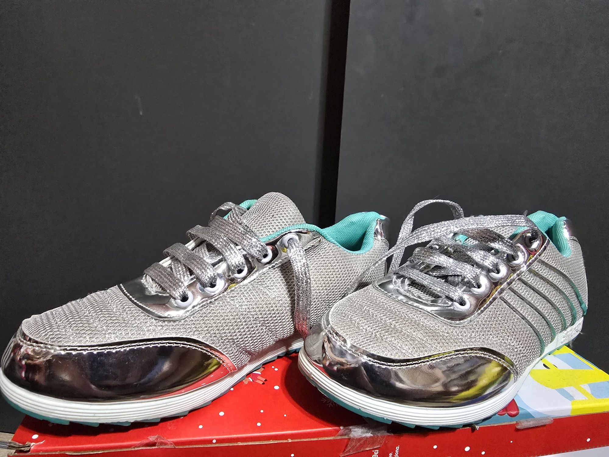 Adidasi dama H&M marimea 41