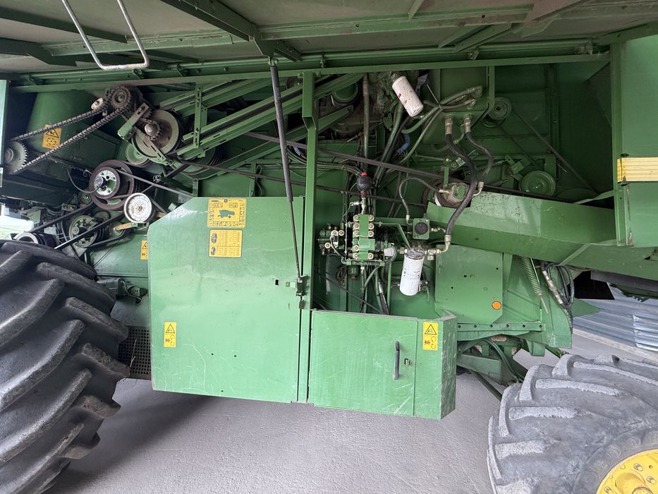 Combina John deere 2264 Hillmaster de panta