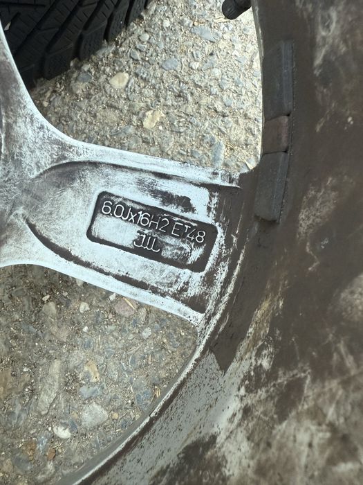 Гуми с джамти за ауди