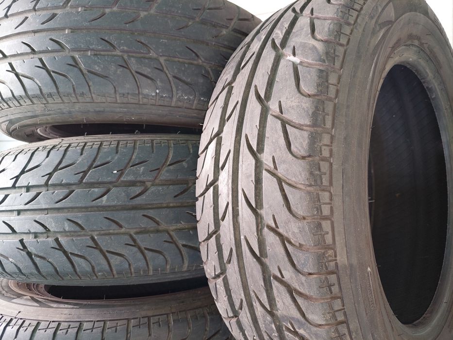 Set 4 anvelope 195/65/R15 120 lei /buc.