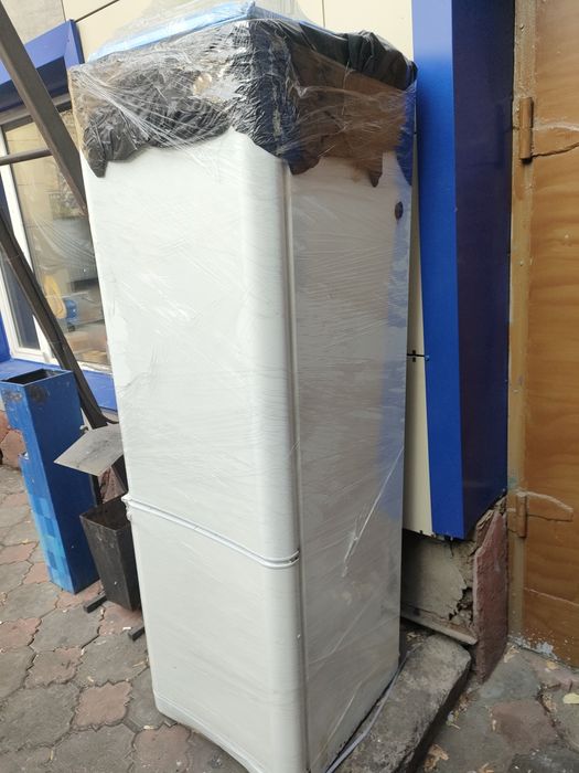 Отдам даром холодильник