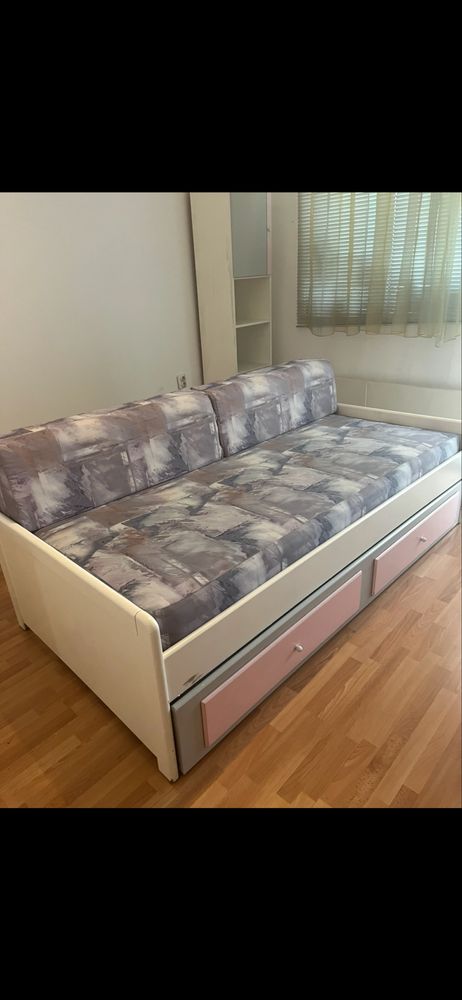 Разтегателен диван